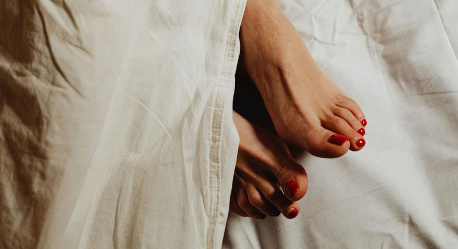 10 Reasons Couples Love the Scandinavian Sleep Method